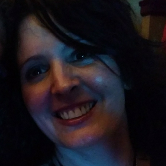 Meet your Posher, Thea - Picture 1 of 3